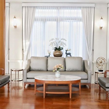 The Navy House Hotel สัตหีบ ภายนอก รูปภาพ