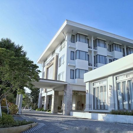 The Navy House Hotel สัตหีบ ภายนอก รูปภาพ