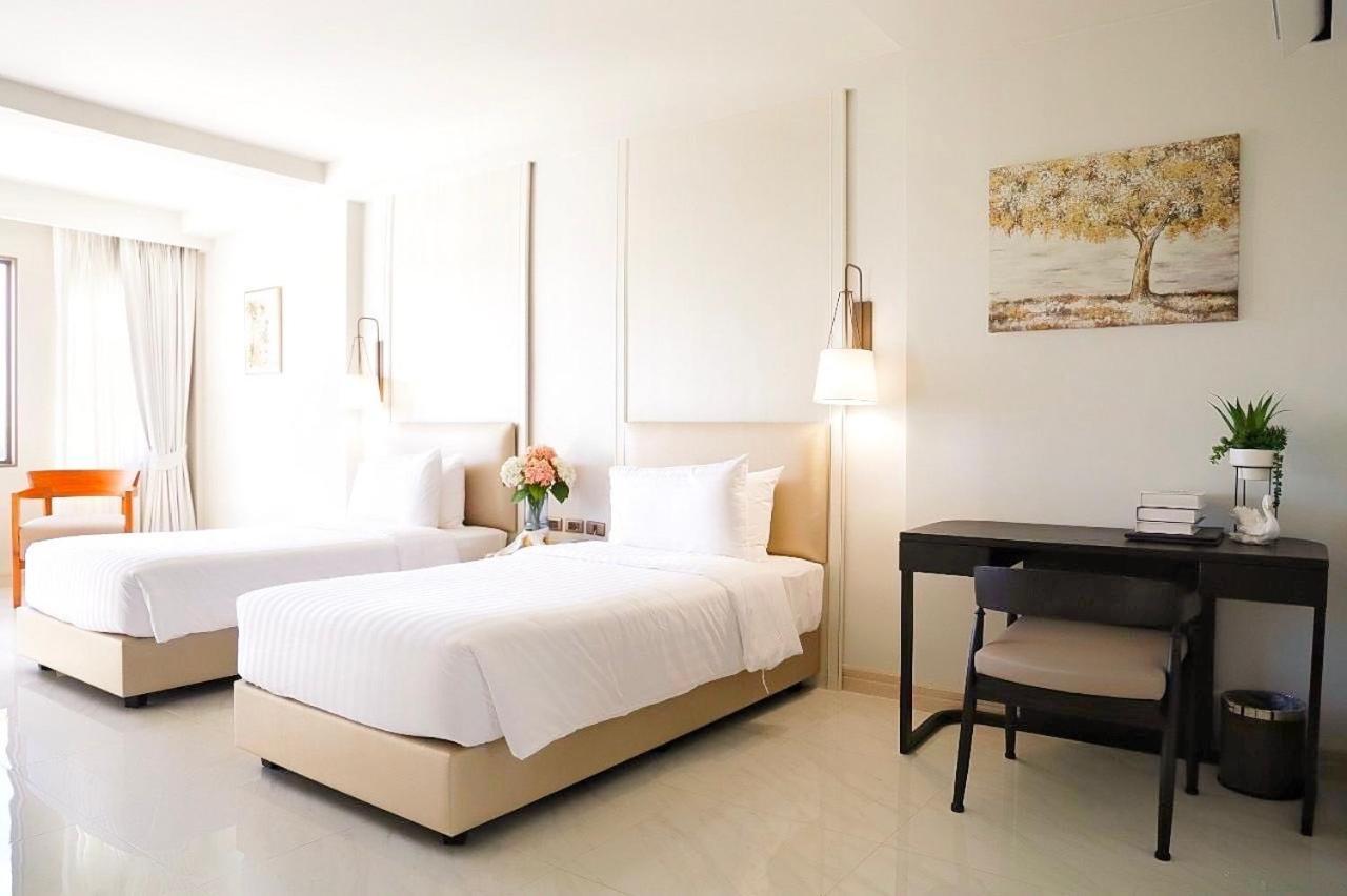 The Navy House Hotel สัตหีบ ภายนอก รูปภาพ