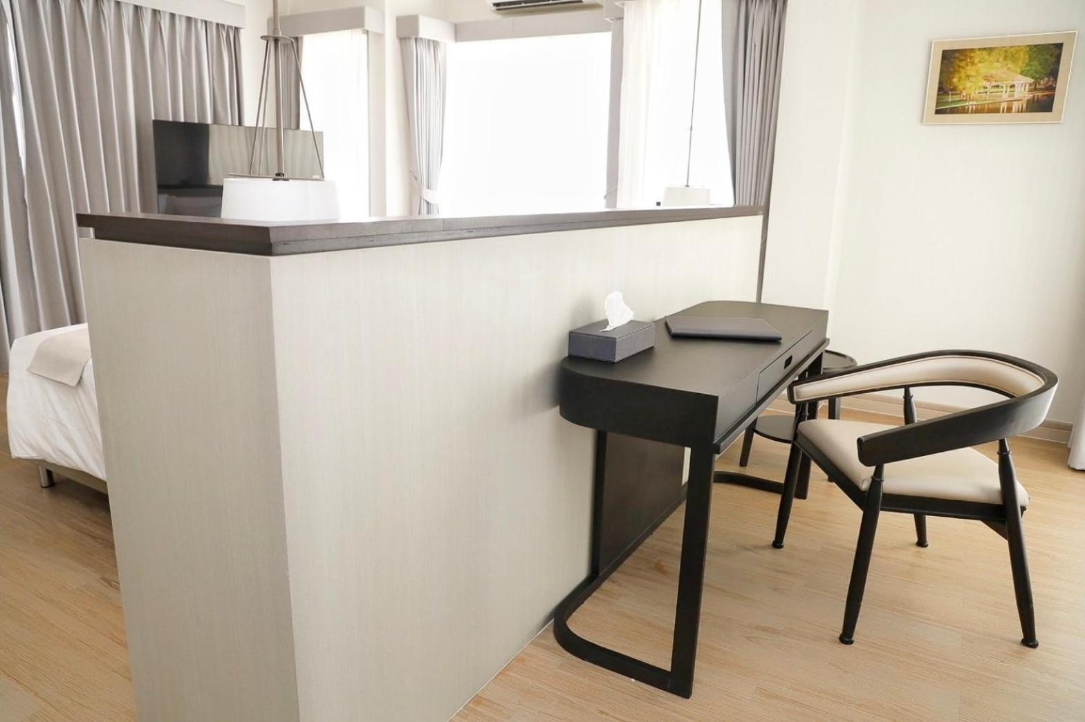 The Navy House Hotel สัตหีบ ภายนอก รูปภาพ