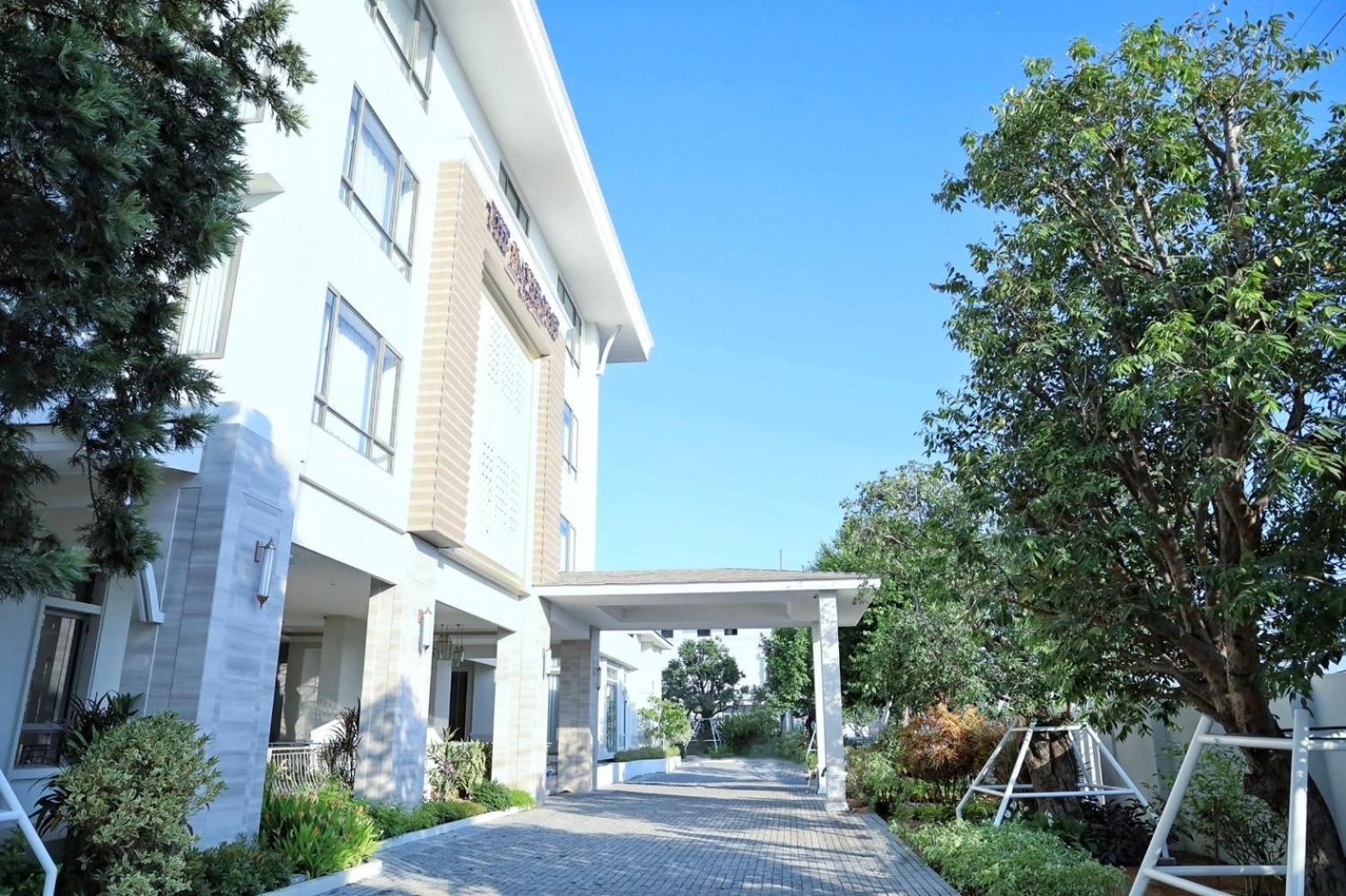 The Navy House Hotel สัตหีบ ภายนอก รูปภาพ
